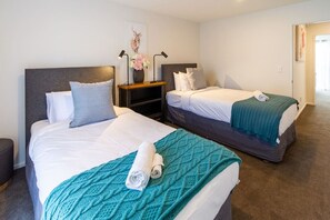 3 bedrooms, iron/ironing board, free WiFi, bed sheets