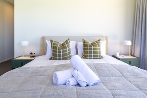 4 bedrooms, desk, iron/ironing board, free WiFi