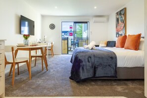 1 bedroom, desk, iron/ironing board, free WiFi