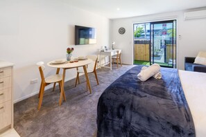 1 bedroom, desk, iron/ironing board, free WiFi