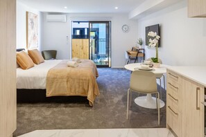 1 chambre, bureau, fer et planche à repasser, Wi-Fi