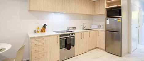 Fridge, microwave, oven, stovetop