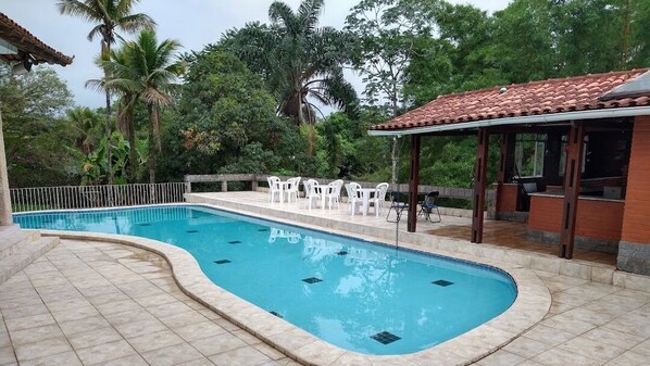 32-inch LCD TV with cable channels - Pousada Vale das Flores (Itatiaia)