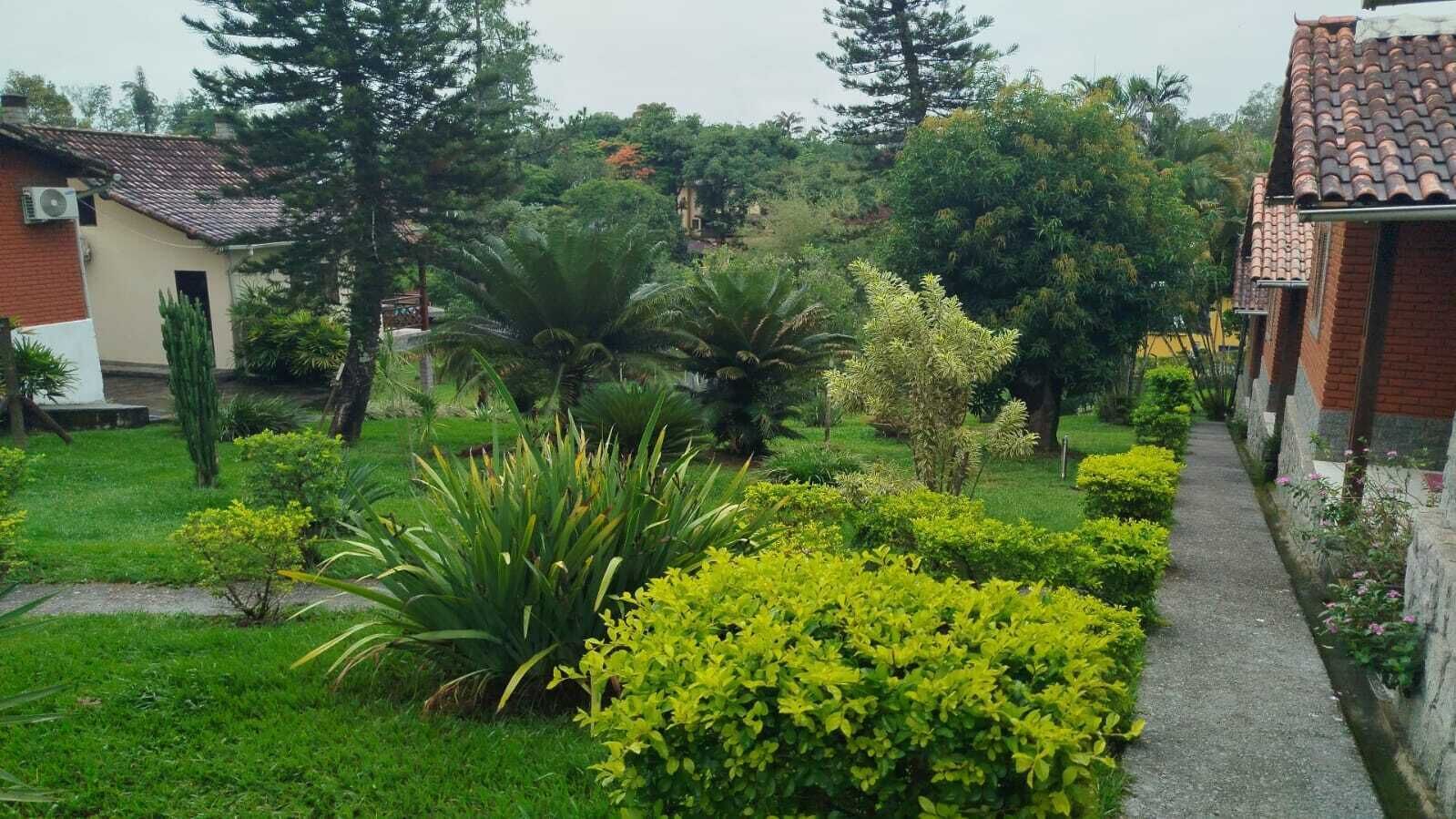 Télévision LCD de 32 pouces avec chaînes par câble