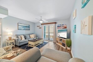 TV - BEACH-FRONT CONDO, OUTDOOR POOL, PRIVATE BALCONY! (Gulf Shores)