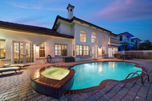 A heated pool - 944 Managed by Brampton Park (Delray Beach)