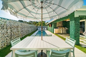 Outdoor dining - 246 Managed by Brampton Park (Delray Beach)