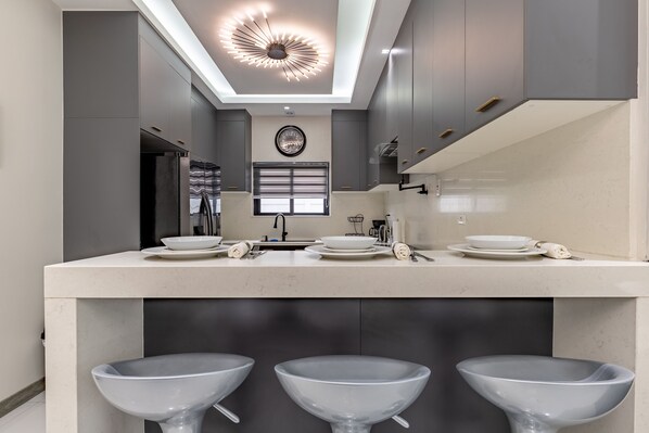 Fridge, microwave, oven, stovetop