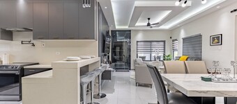 Paradise Found Luxury Villa, Beachfront Community 3BR, 3.5BA AC, TV in All Room