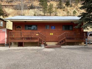 Exterior - "Casa Del Rio Rojo 10" In Town, 2 Blocks to River, Jetted Tub, Pet Friendly (Red River)