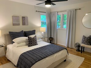 3 bedrooms, in-room safe, desk, iron/ironing board