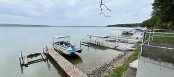 Enchanting cabin with on 2.5 acres in Hubbard Lake