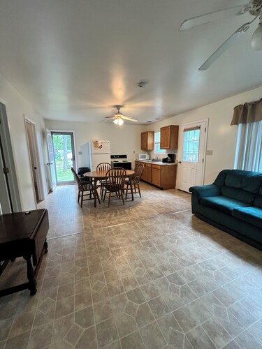 Enchanting cabin with on 2.5 acres in Hubbard Lake