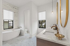 Doccia, asciugacapelli, asciugamani