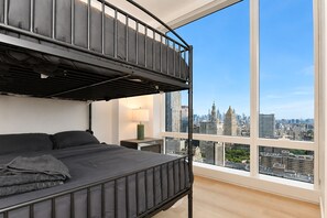 3 bedrooms, iron/ironing board, free WiFi, bed sheets
