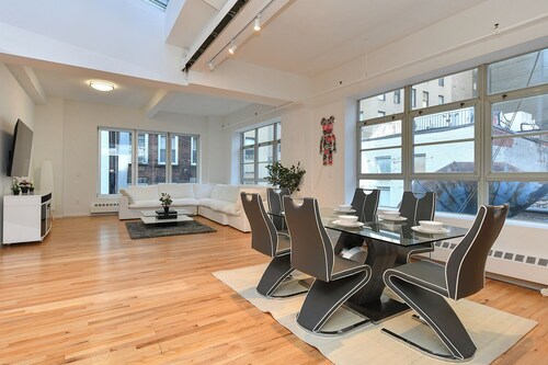CASA SUPREME : Ultra-Luxury 3BR/2BA in Prime DOWNTOWN Manhattan