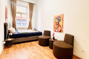 1 bedroom, bed sheets