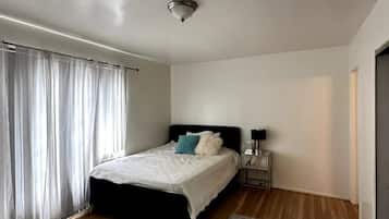 2 slaapkamers, een strijkplank/strijkijzer, wifi, beddengoed