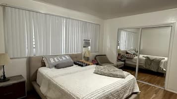 2 bedrooms, iron/ironing board, WiFi, bed sheets