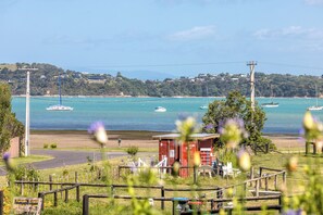 Comfort House, Sea View | Beach/ocean view - Tikirau Bay Views in Oneroa  (Waiheke Island)
