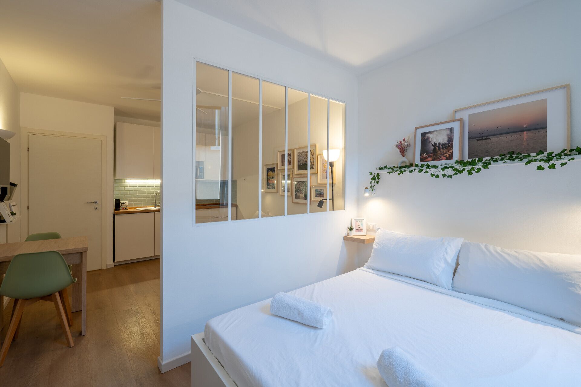 1 slaapkamer, een strijkplank/strijkijzer, wifi, beddengoed