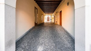 Unclassified image, 2 of 30, button - La Promenade - district San Zeno (Verona)