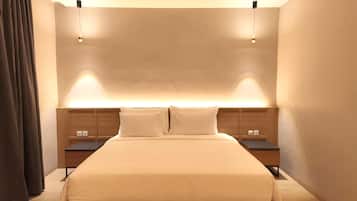 Premier Suite, City View | 1 bedroom, desk, free WiFi