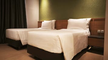 Deluxe Twin Room, City View | 1 bedroom, desk, free WiFi