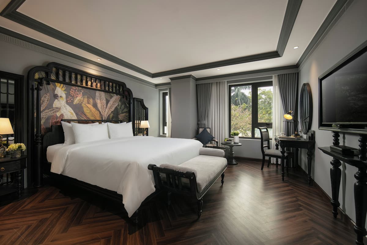 ห้องพรีเมียม, วิวเมือง | มินิบาร์, ตู้นิรภัยในห้องพัก, โต๊ะทำงาน, พื้นที่ทำงานแบบใช้แล็ปท็อป