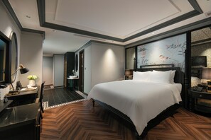 Family Connecting | Minibar, in-room safe, desk, laptop workspace - The Legend Hanoi Hotel (Hanoi)