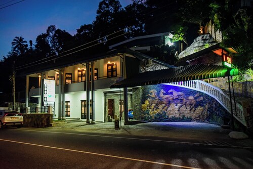 Kandy Paradise Hotel and Spa