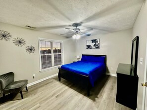 2 bedrooms, iron/ironing board, WiFi, bed sheets