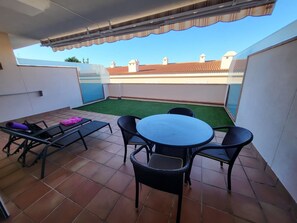 屋外ダイニングエリア