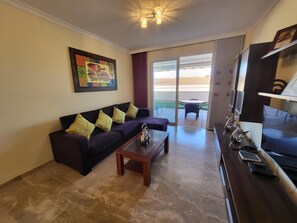 TV - Apto Elina (Puerto de Santiago)