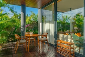 Outdoor dining - Narawangsa Villa | 4br | Rooftop West Coast View (Kerobokan)