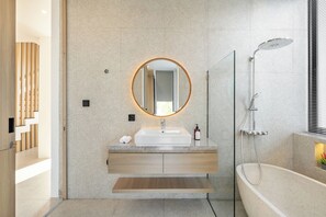 Villa Deluxe - 3 sovrum - utsikt mot poolen | Badrum