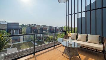 Vila luxo, 3 quartos, vista para a piscina | Terraço/pátio