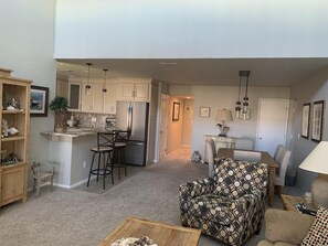 TV - Tamarind Escape – Poolside Views & Bay Breeze (Englewood)