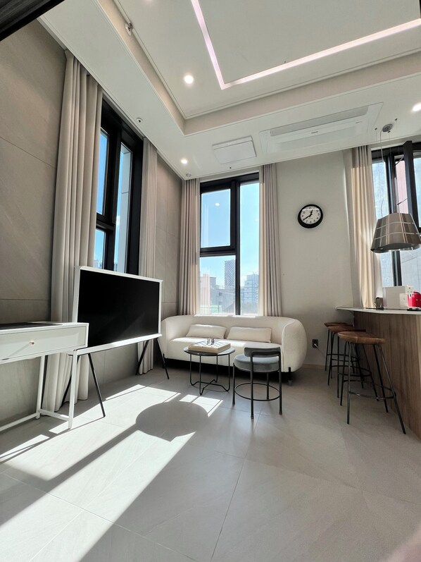 TV connectée, cheminée