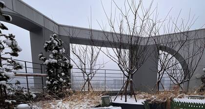 Center of Seoul, Family-sized apartment with 2 Bedrooms, and 1 Bathroom