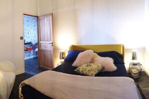 2 bedrooms, iron/ironing board, WiFi, bed sheets - Gorgeous 2 bedroom apartment overlooking Monaco, Monte-Carlo with AC, WiFi (Beausoleil)