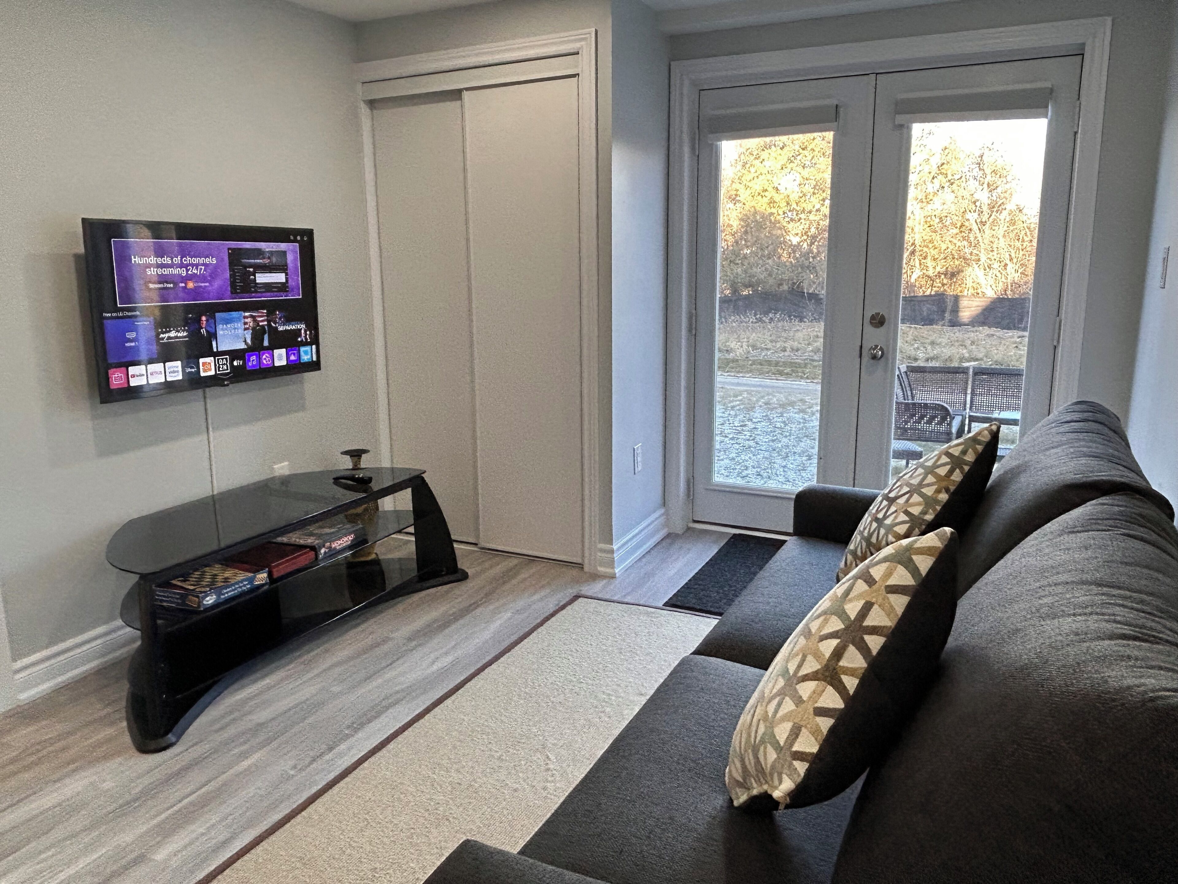 スマートテレビ、PC モニター