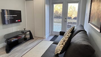 Smart TV, computer monitors