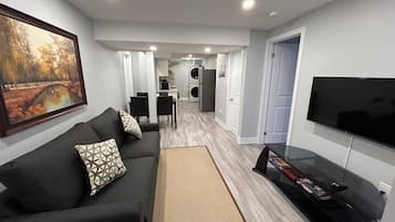 Smart-tv en een computerscherm