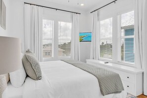 5 bedrooms, desk, iron/ironing board, travel crib