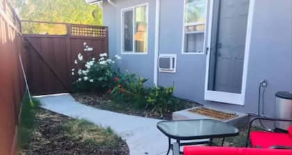 Charming 1-bedroom house in superb San Jose with AC, WiFi