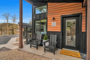 Exterior - Tiny Cabin Getaway at Unplug #3 with steam sauna (Brian Head)