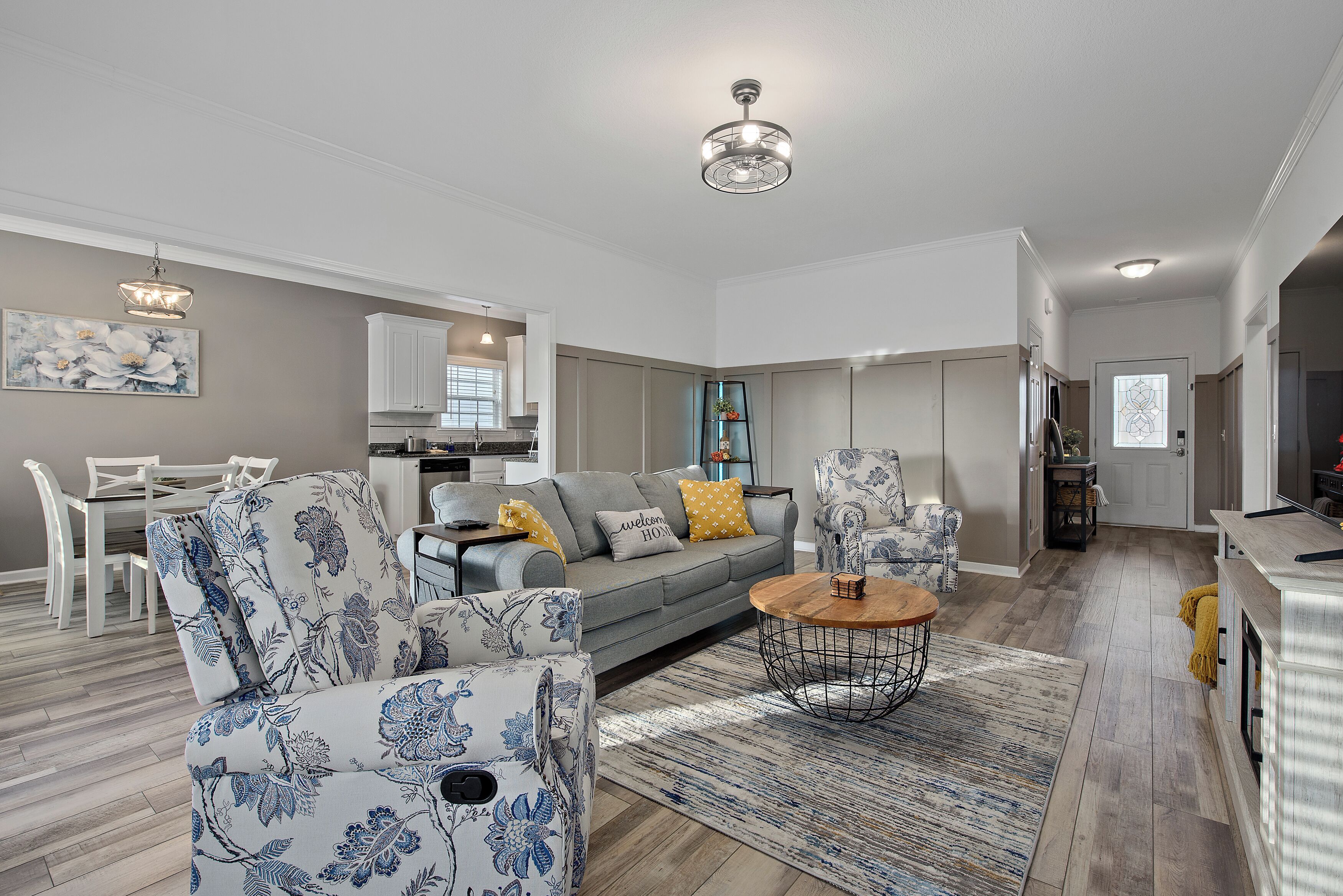 Smart-TV, Kamin, Bücher