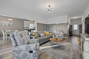 Smart TV, fireplace, books - Cozy and Comfy Retreat in a Quiet Neighborhood. Weekly and monthly discounts (Dothan)