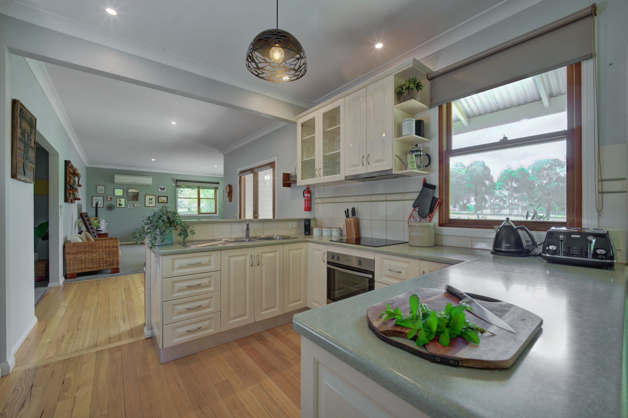 Deluxe House | Private kitchen | High chair